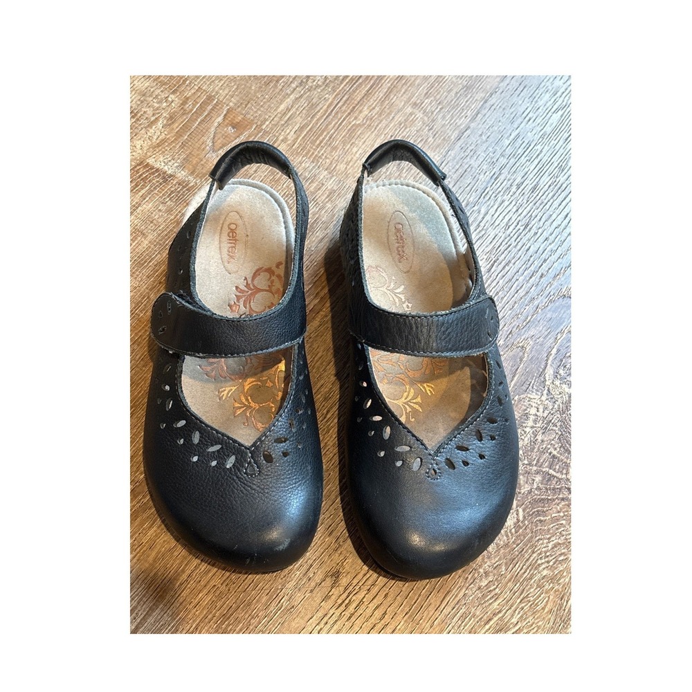 aetrex cheryl Mary Jane clogs sandals Black leather Velcro straps size 6.5